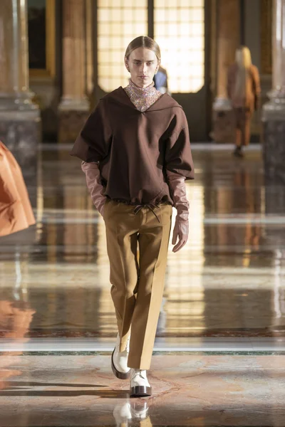 Look 35
